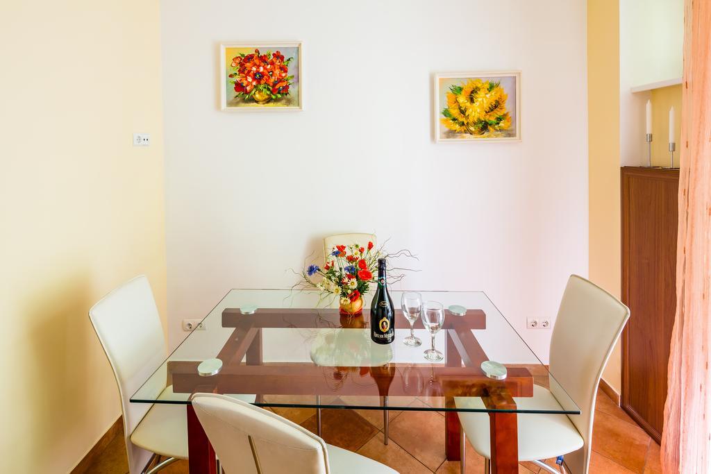 Apartment On Arkhipenka With Panorama View Lviv Kültér fotó
